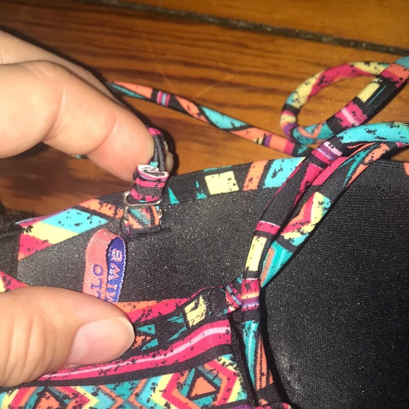 Apollo swimwear top size XL - Picture 6 of 6